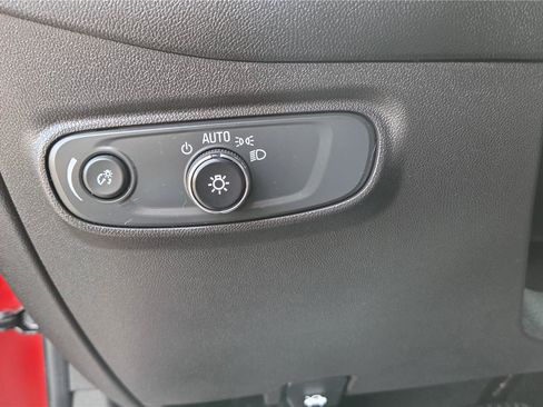 Used 2023 Chevrolet Equinox LT FWD image 18