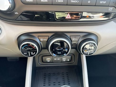 New 2026 Hyundai Venue SEL image 19