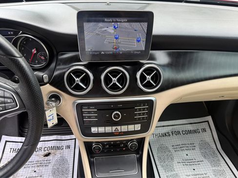 Used 2020 Mercedes-Benz GLA 250 w/ Convenience Package image 13