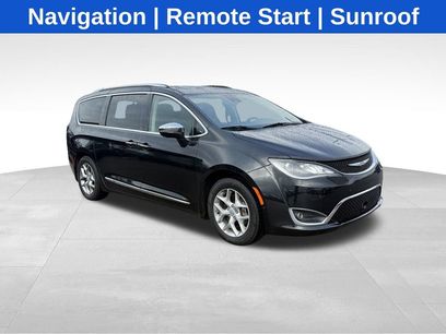 Used 2019 Chrysler Pacifica Limited w/ Advanced Safetytec Group
