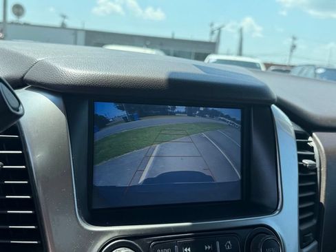 Used 2018 Chevrolet Suburban Premier AWD/4WD image 24