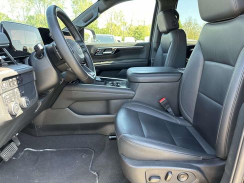 Used 2025 Chevrolet Tahoe LT AWD/4WD image 22