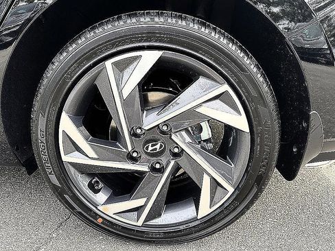 New 2026 Hyundai Elantra Limited FWD image 5