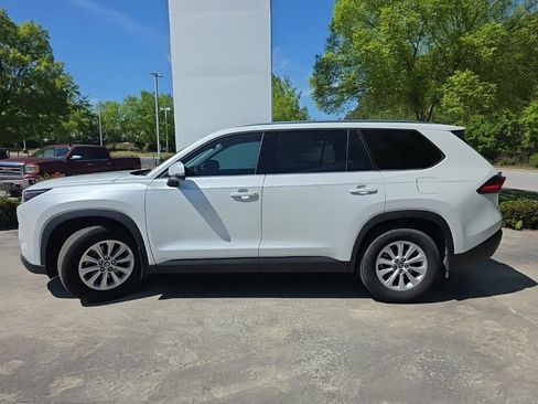 Used 2024 Toyota Grand Highlander XLE image 7