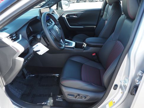 Used 2025 Toyota RAV4 XSE image 11