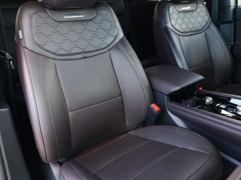 Used 2025 Ford Explorer Platinum w/ LUX Leather Package image 19