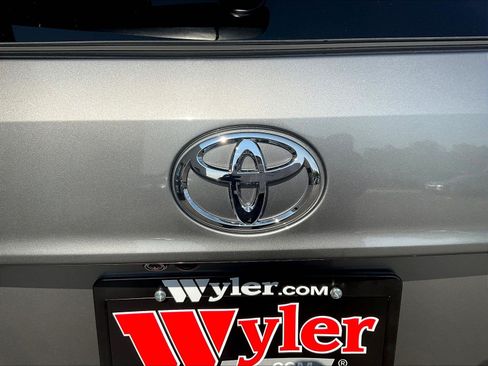 Used 2026 Toyota Highlander Platinum AWD/4WD image 24