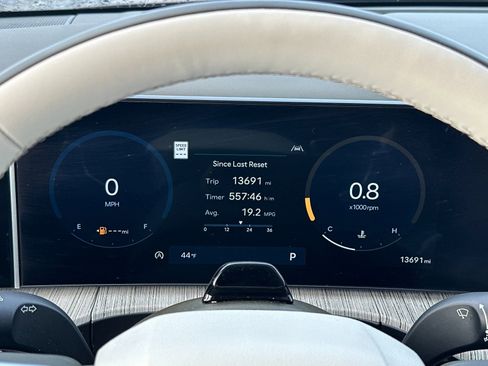 Used 2024 Hyundai Santa Fe Calligraphy image 25