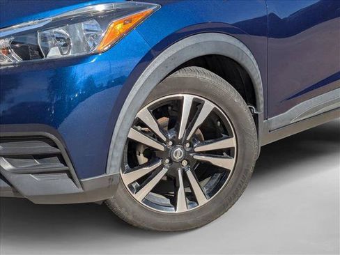 Used 2020 Nissan Kicks SV image 23