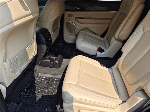 Used 2021 Jeep Grand Cherokee L Limited w/ Luxury Tech Group II AWD/4WD image 19