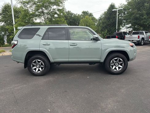 Used 2023 Toyota 4Runner TRD Off-Road Premium w/ Off Road Premium Plus Package AWD/4WD image 10