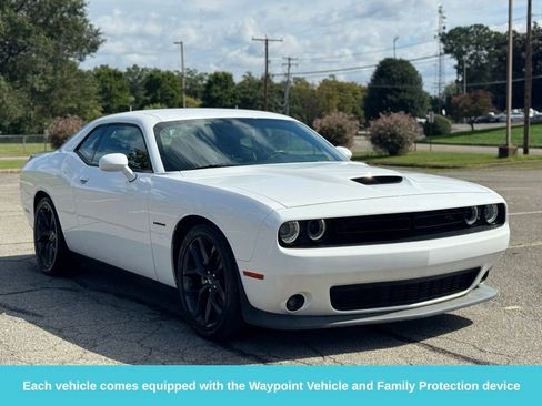 Used 2022 Dodge Challenger R/T w/ Blacktop Package image 12