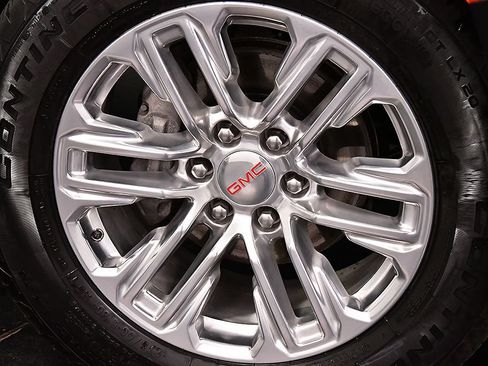 Used 2024 GMC Yukon XL SLT w/ SLT Luxury Package AWD/4WD image 11