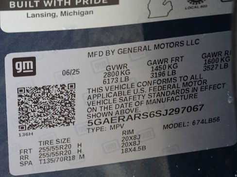 Used 2025 Buick Enclave Preferred image 9