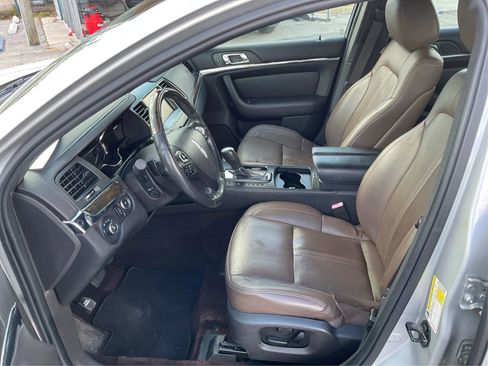 Used 2013 Lincoln MKS Sedan 4D image 9