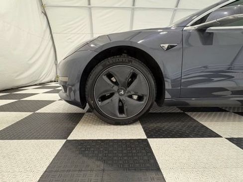Used 2020 Tesla Model 3 Standard Range Plus RWD image 9