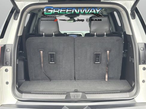 Used 2019 GMC Acadia SLT w/ LPO, Floor Liner Package FWD image 6