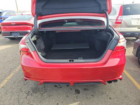 Used 2019 Toyota Camry SE FWD image 23