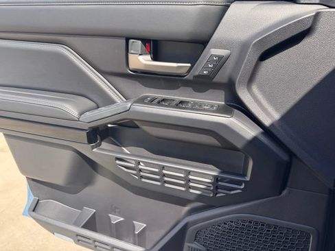 New 2026 Toyota 4Runner Limited AWD/4WD image 17