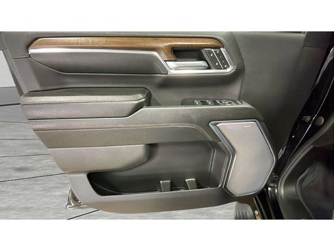 Used 2024 Chevrolet Silverado 2500 High Country w/ High Country Premium Package AWD/4WD image 10