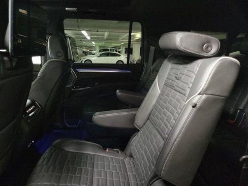 Used 2025 Cadillac Escalade ESV Sport Platinum AWD/4WD image 14