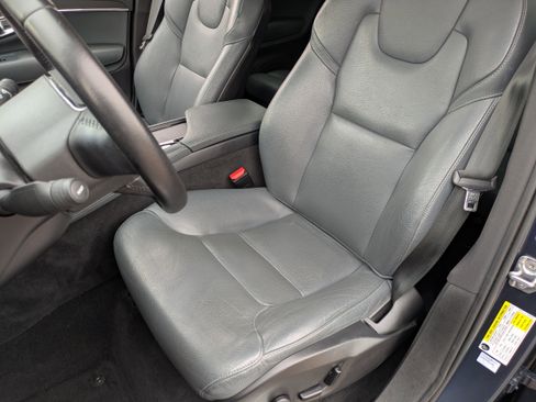 Used 2020 Volvo XC90 T6 Momentum image 19