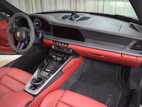 Used 2024 Porsche 911 Carrera 4S image 23