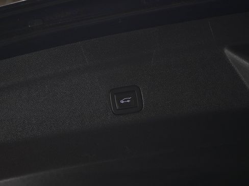 Used 2025 GMC Yukon XL Denali AWD/4WD image 20