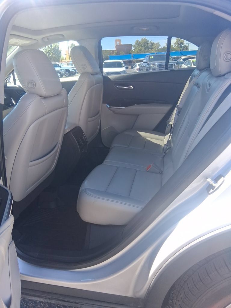 Used 2019 Cadillac XT4 Premium Luxury FWD image 8