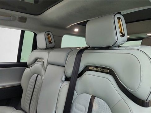Used 2024 Rivian R1S Launch Edition image 34