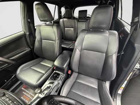 Used 2018 Toyota RAV4 SE w/ Power Extra Value Package AWD/4WD image 13