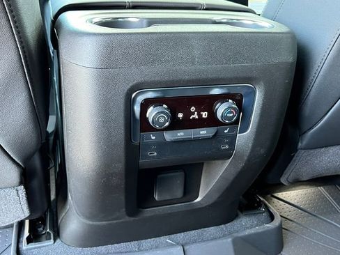 New 2026 Chevrolet Tahoe Premier w/ Sun And Tow Package AWD/4WD image 33