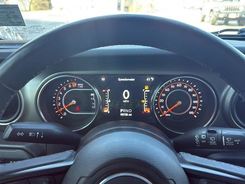 Used 2019 Jeep Wrangler Unlimited Sport S image 9