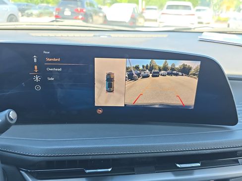 Used 2025 Cadillac XT4 Premium Luxury FWD image 22