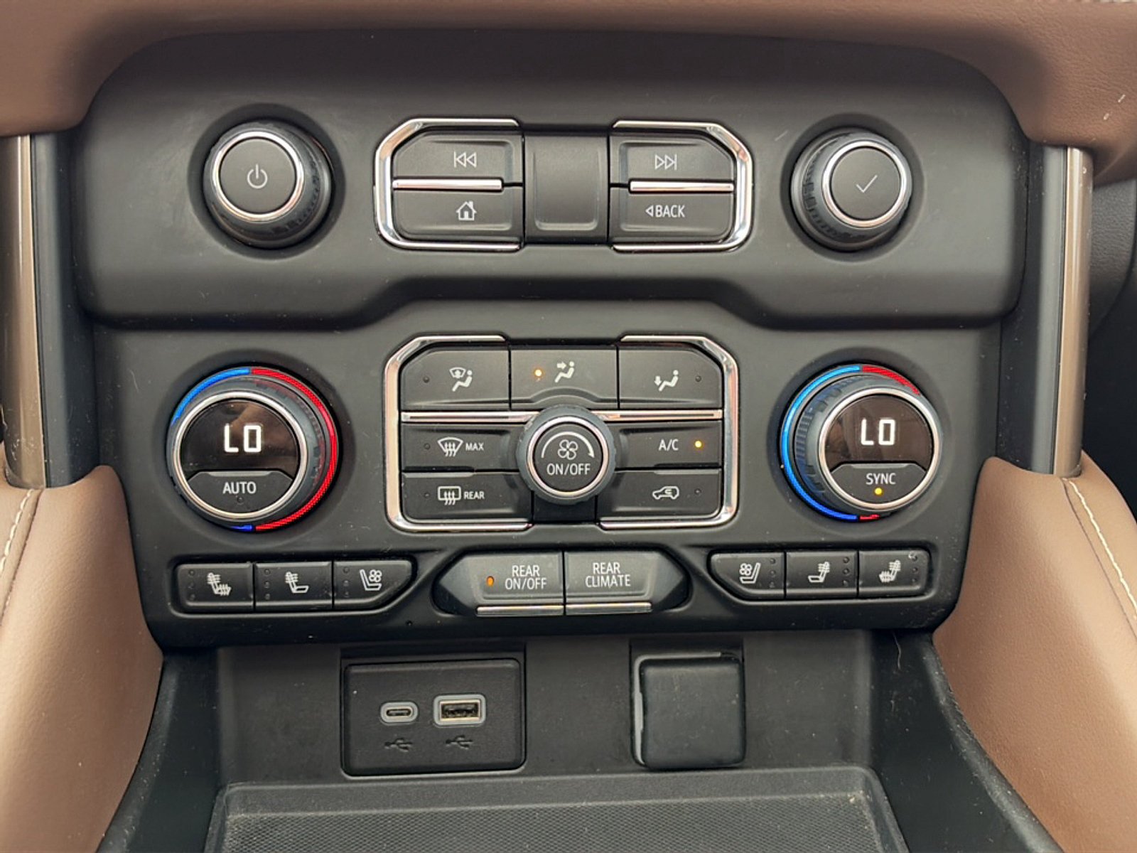 Used 2023 Chevrolet Tahoe High Country AWD/4WD image 43