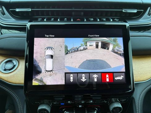 Used 2022 Jeep Grand Cherokee Summit AWD/4WD image 28