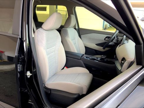 Used 2023 Nissan Rogue SV AWD/4WD image 9