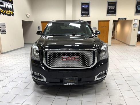 Used 2016 GMC Yukon Denali image 3