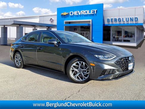 Used 2022 Hyundai Sonata SEL FWD image 1