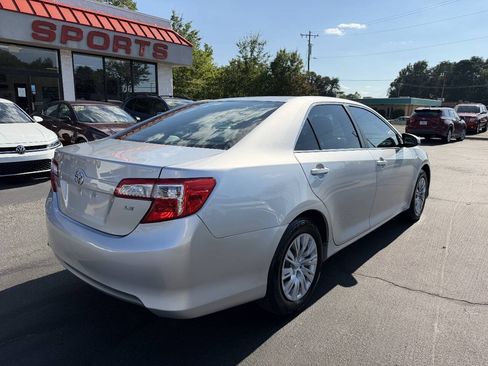 Used 2014 Toyota Camry LE FWD image 5