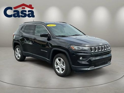 Used 2023 Jeep Compass Latitude AWD/4WD image 8