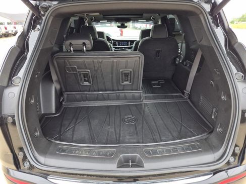 Used 2023 Buick Enclave Avenir w/ Avenir Technology Package image 10