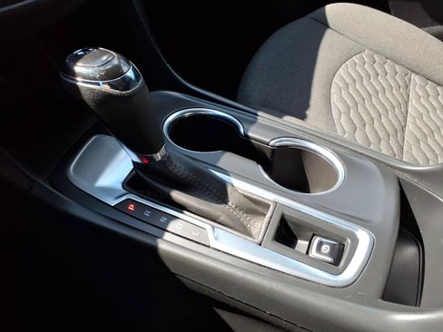 Used 2020 Chevrolet Equinox LT FWD image 20