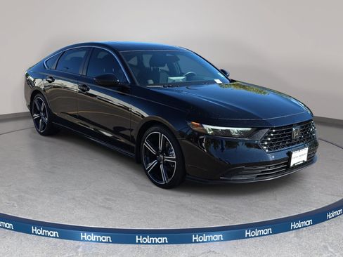 Used 2023 Honda Accord Sport image 4