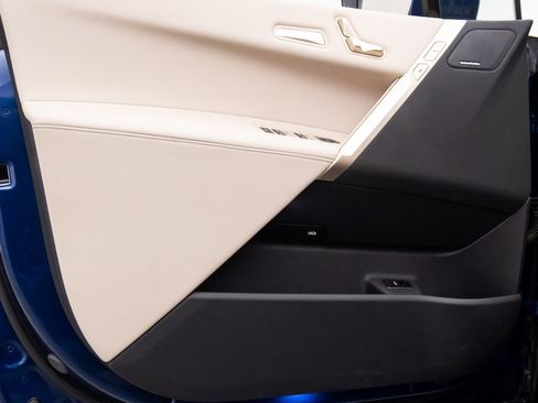 Used 2024 BMW iX xDrive50 w/ Premium Package image 14