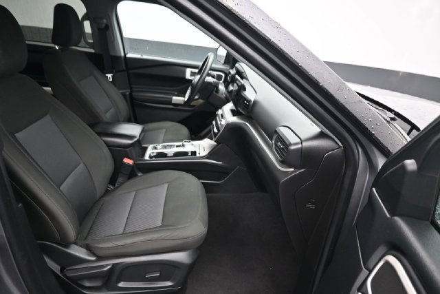 Used 2022 Ford Explorer XLT AWD/4WD image 9