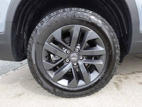 Used 2025 Honda Ridgeline Sport image 9