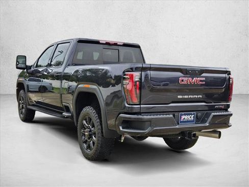 Used 2025 GMC Sierra 2500 AT4 w/ AT4 Premium Plus Package AWD/4WD image 8