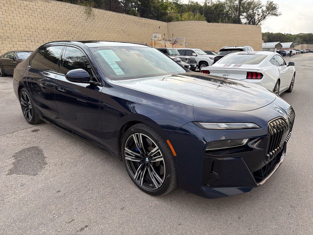 Certified 2024 BMW i7 xDrive60 w/ Executive Package AWD/4WD image 4
