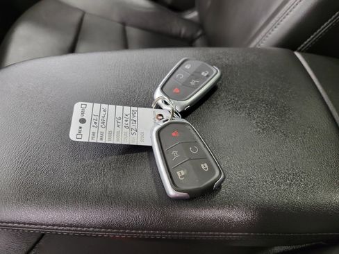 Certified 2025 Cadillac XT6 Premium Luxury image 30